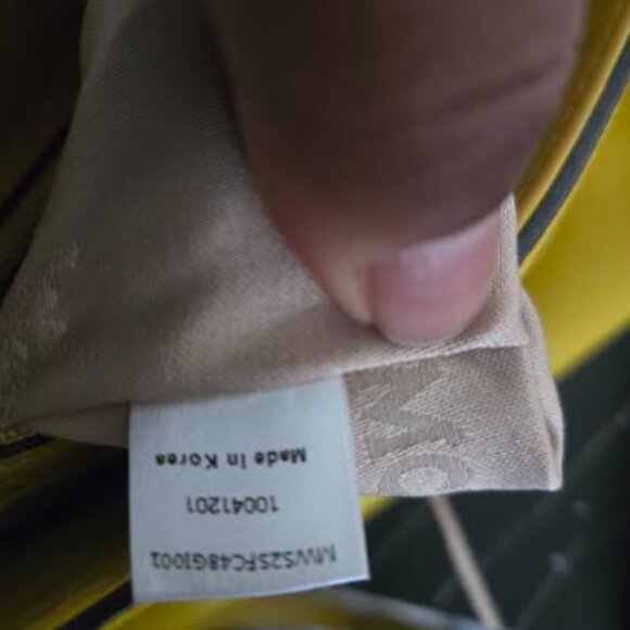 Authentic MCM handbag - Picture 3 of 9